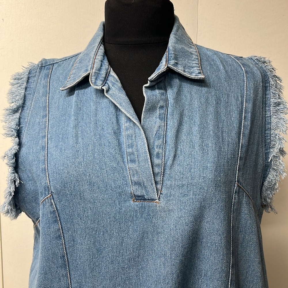NWT Sleeveless denim dress with side pockets and collared neck - Picture 2 of 7